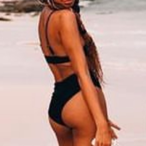 Excellent condition Lovers and Friends bikini! - Picture 2 of 5